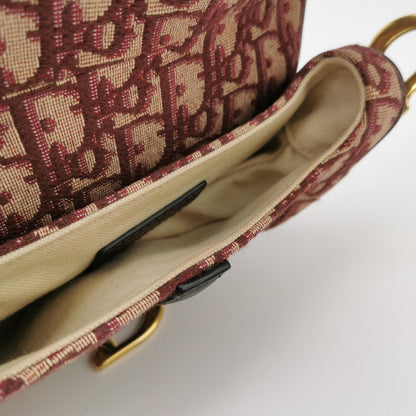 Saddle Canvas Oblique