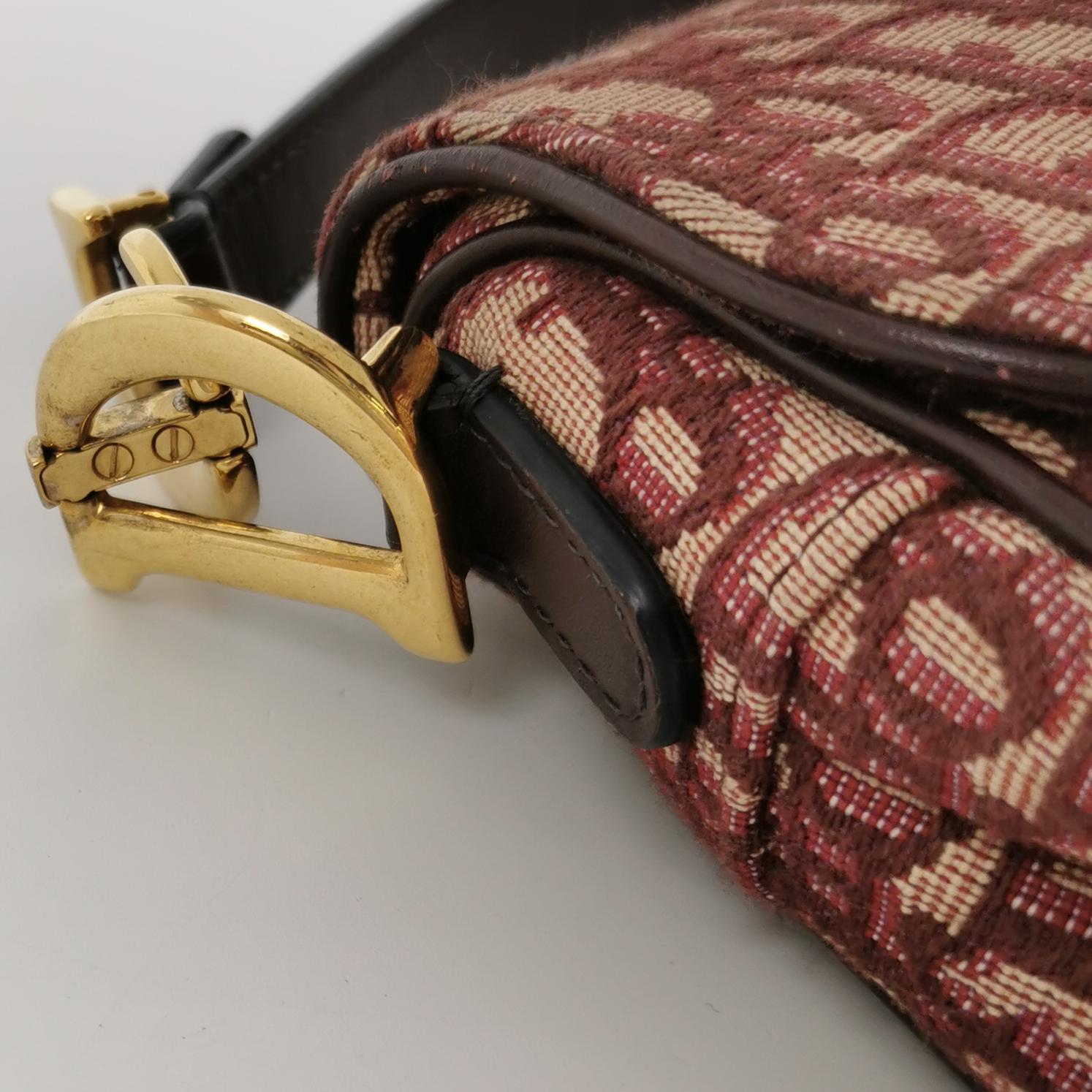 Saddle Canvas Oblique