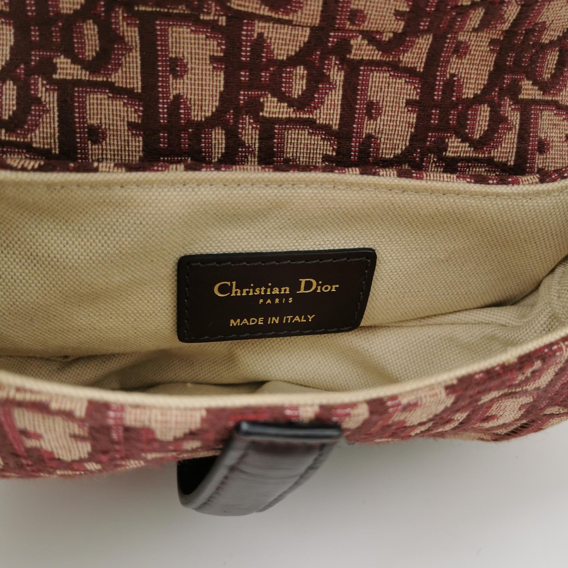 Saddle Canvas Oblique