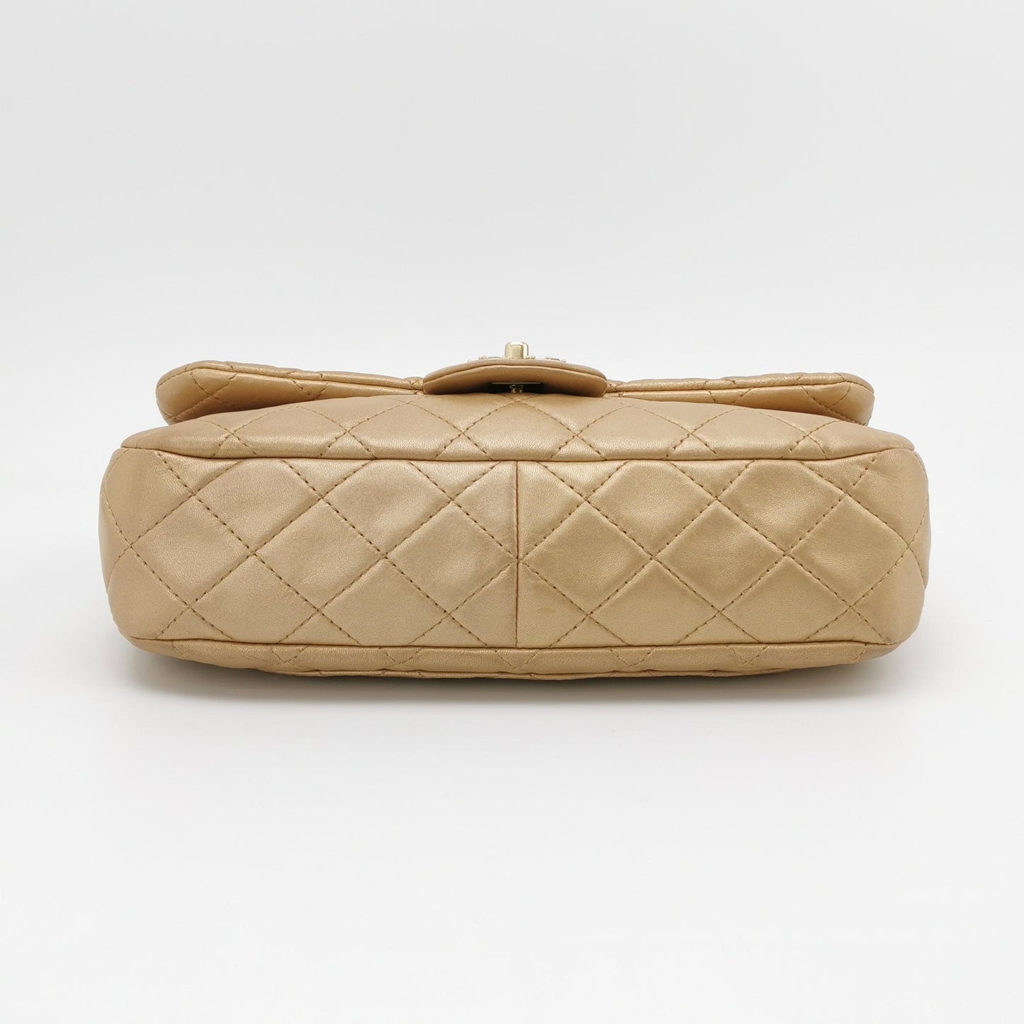 Classic Flap Seasonal limited Edition Large Lambskin quilted CC turn-lock