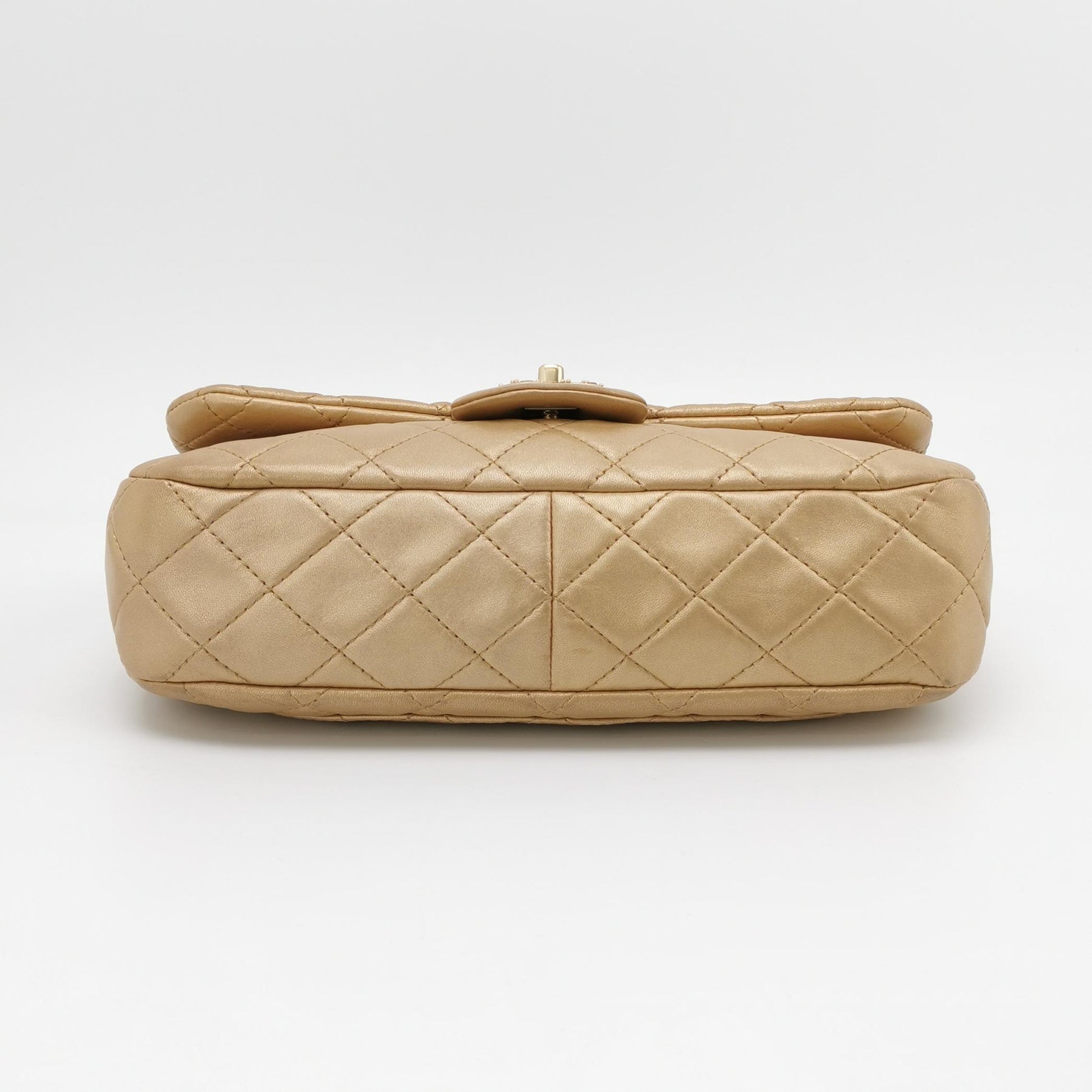 Classic Flap Seasonal limited Edition Large Lambskin quilted CC turn-lock