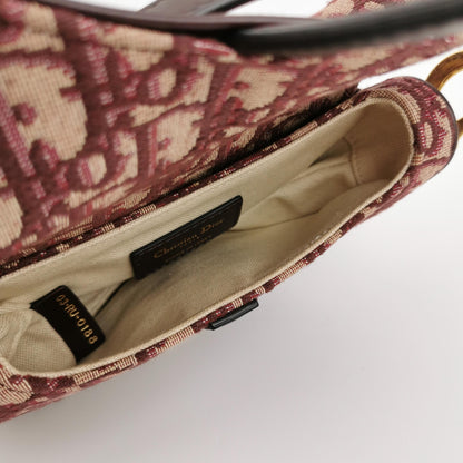 Saddle Canvas Oblique