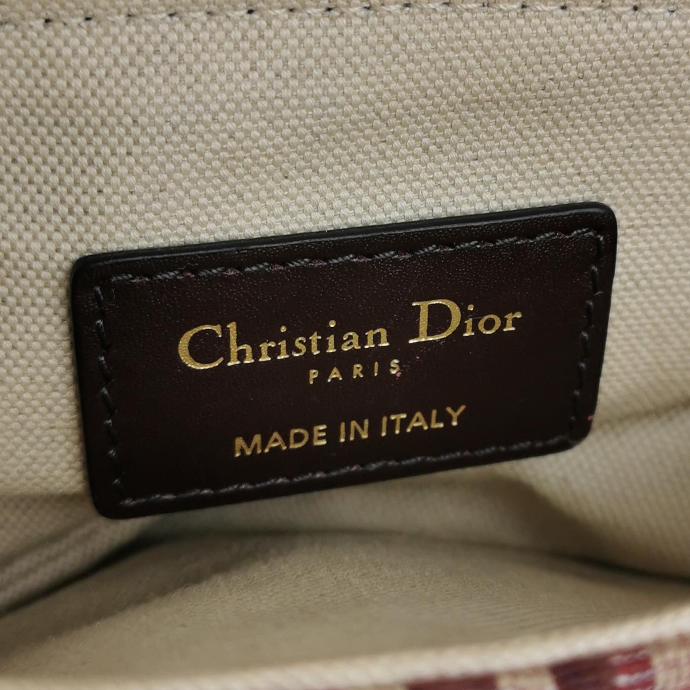 Saddle Canvas Oblique