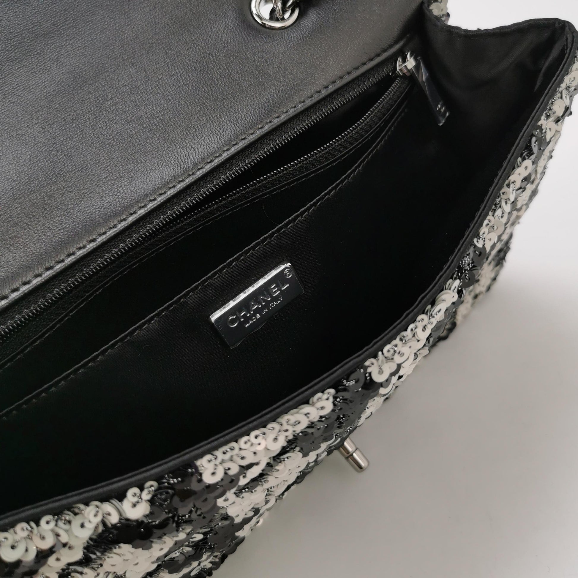 Flap Bag CC turn-lock