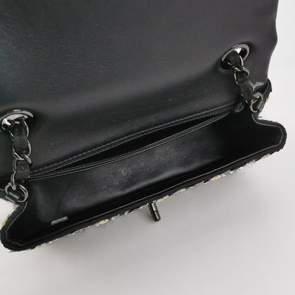 Classic Flap Seasonal limited Edition Mini CC turn-lock