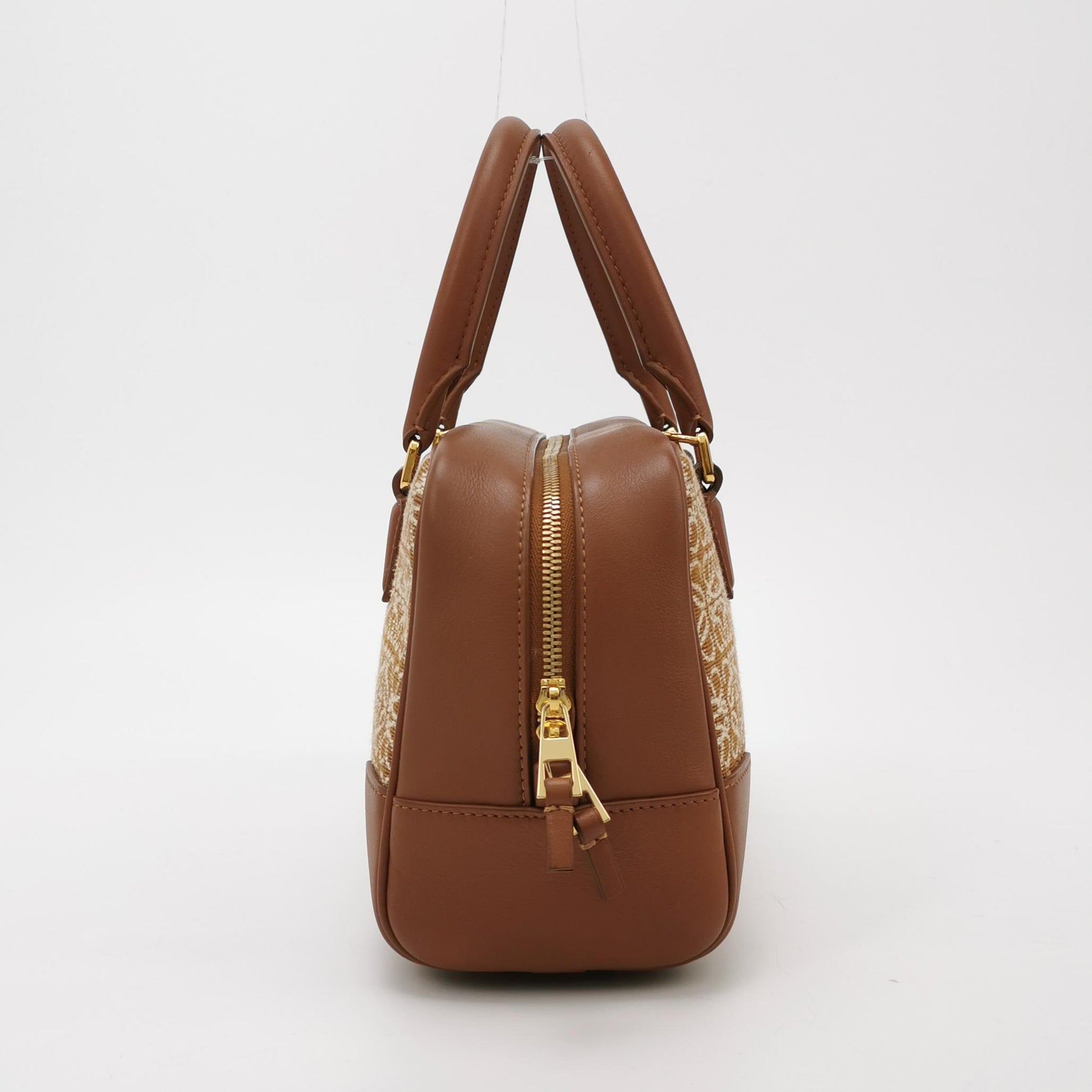 Amazona23 Canvas Anagram