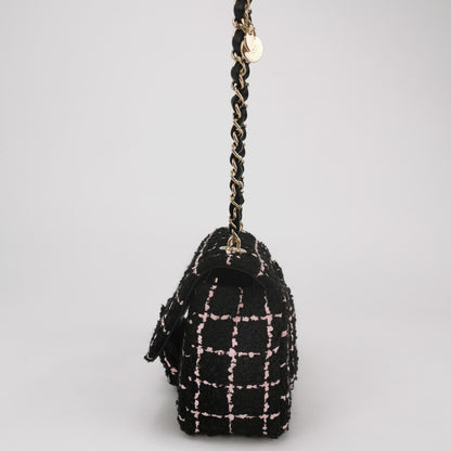 Flap Bag CC turn-lock logo