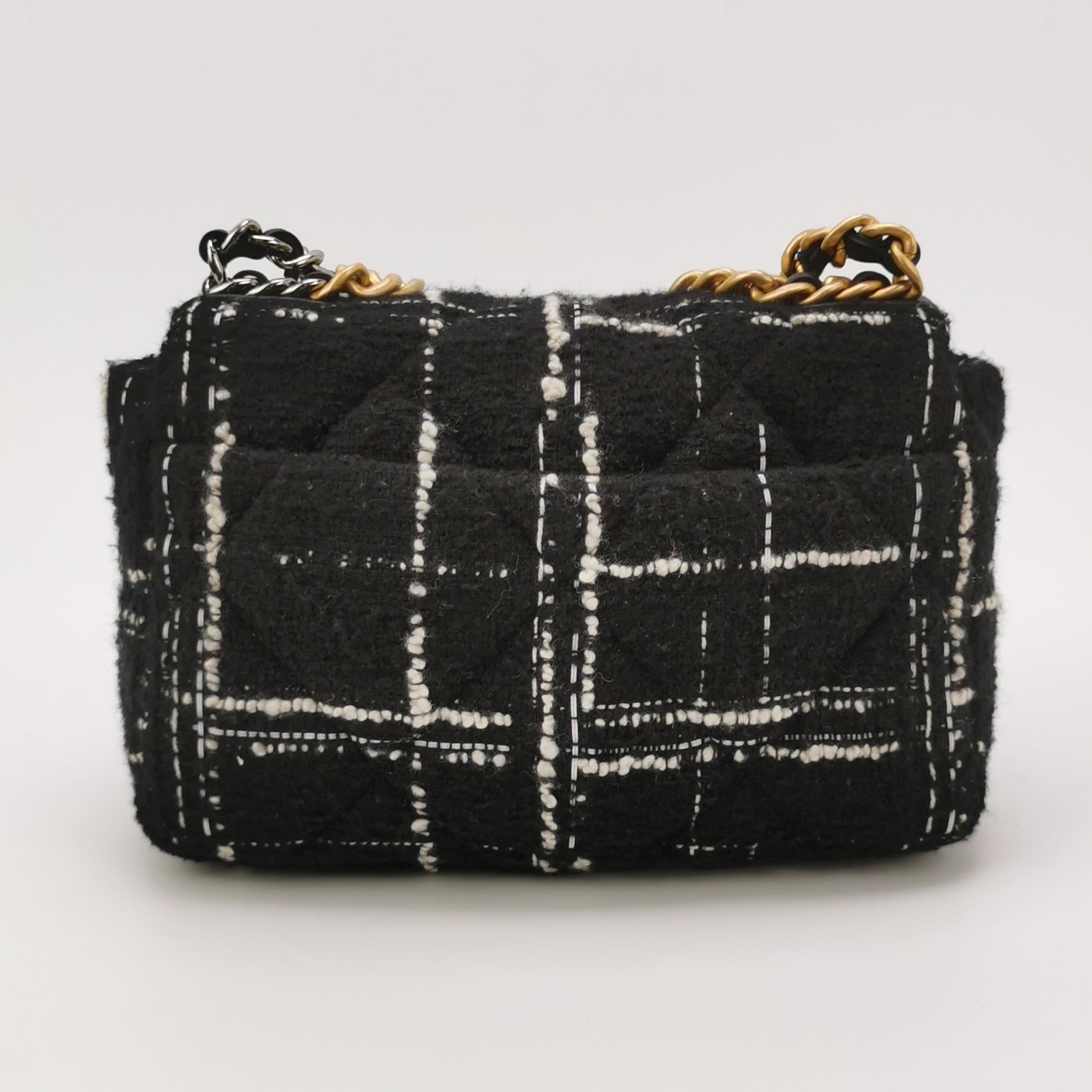 19Bag Small quilted CC turn-lock