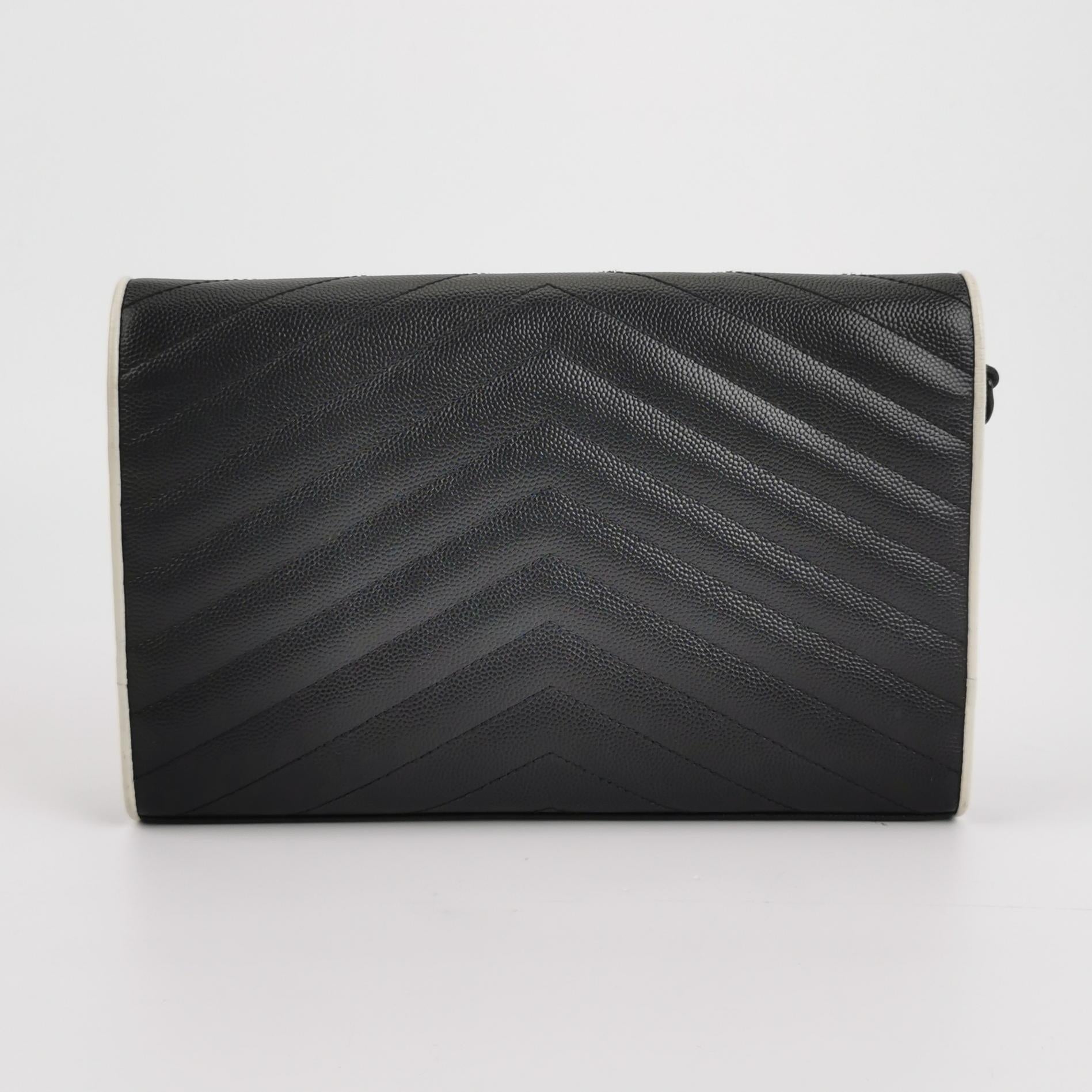 Envelope V quilted YSL