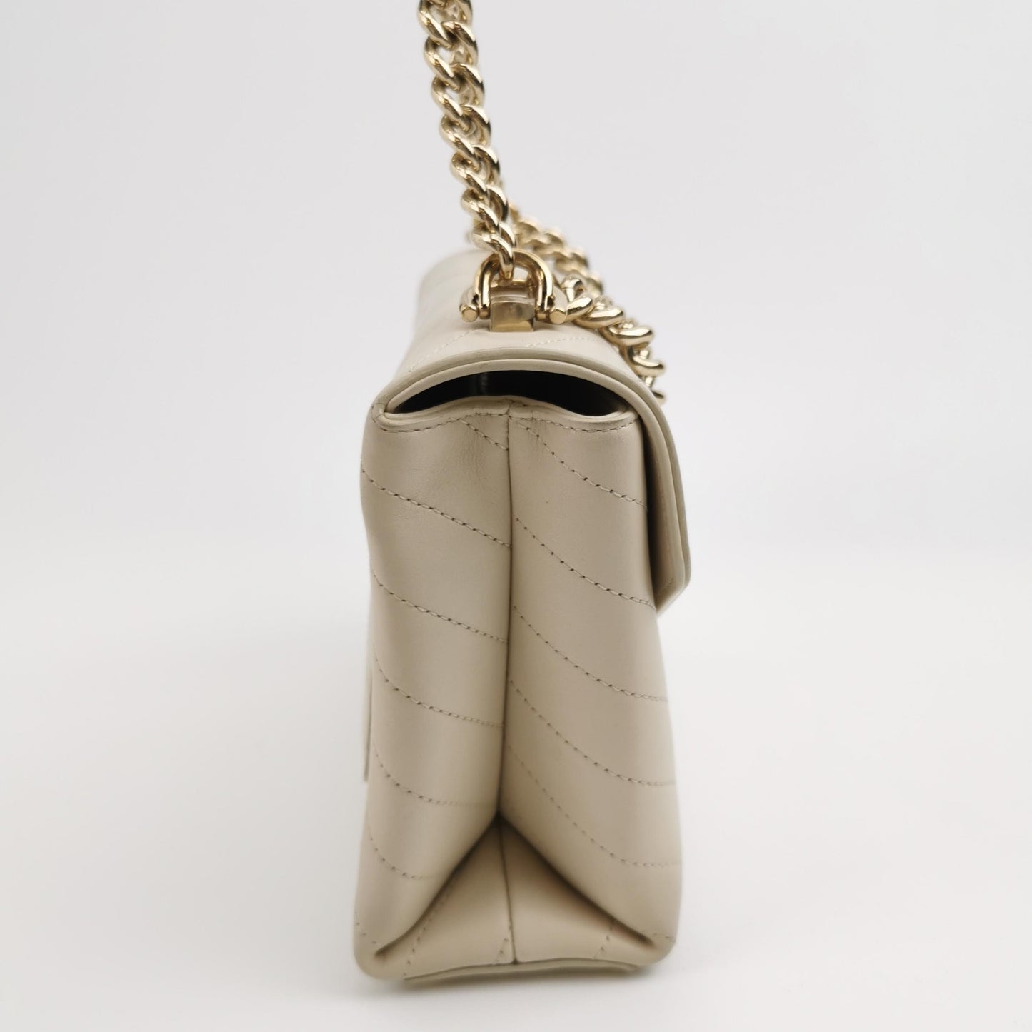 Flap Bag V quilted CC turn-lock