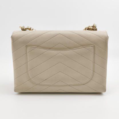 Flap Bag V quilted CC turn-lock