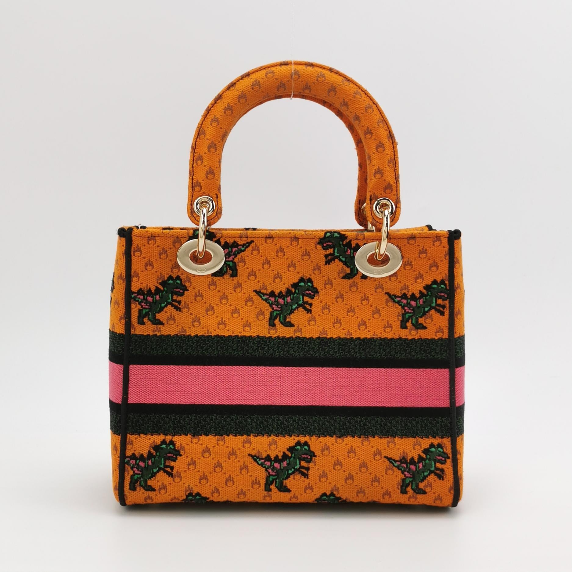 Lady Dior Medium Canvas Logo