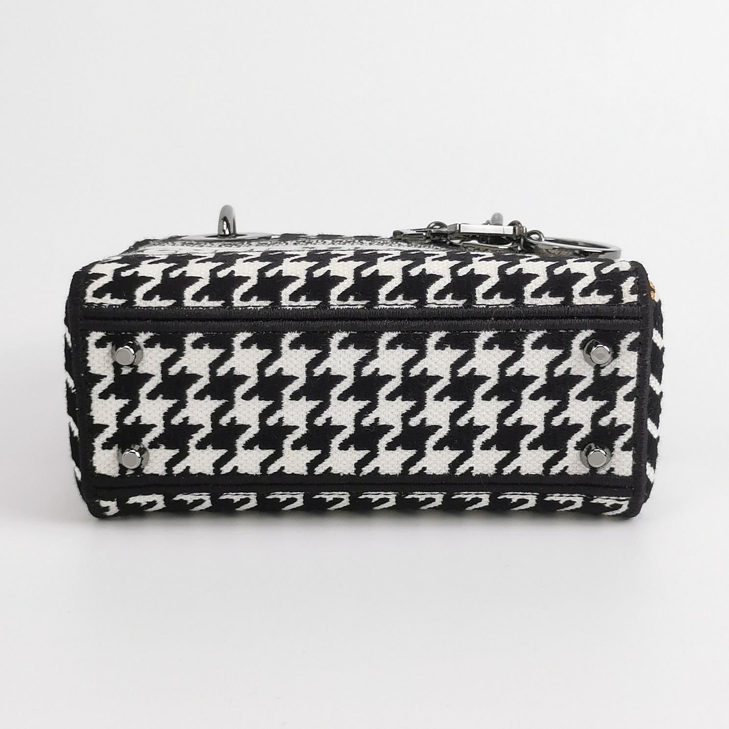 Lady Dior Canvas Logo