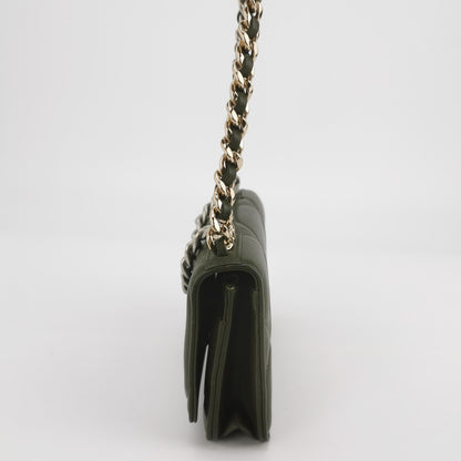 19Bag Lambskin quilted CC turn-lock