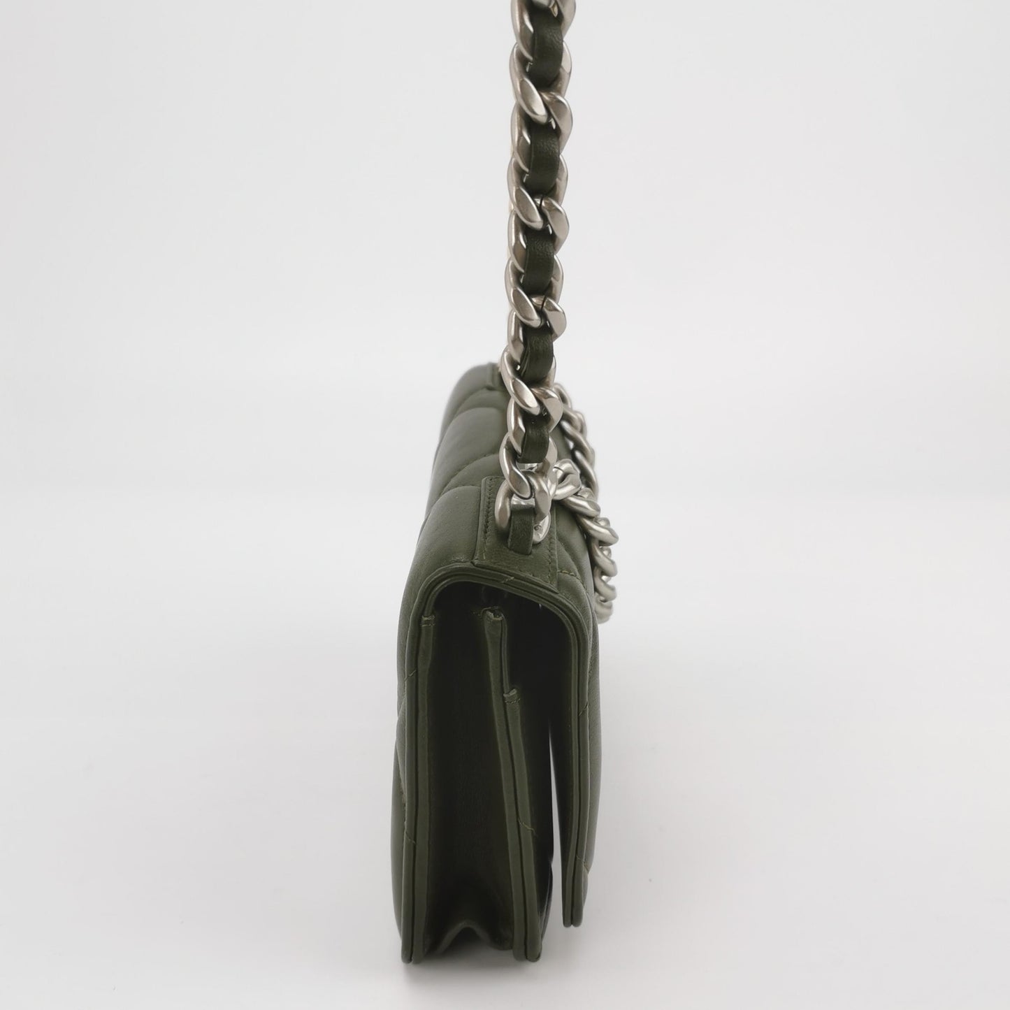 19Bag Lambskin quilted CC turn-lock