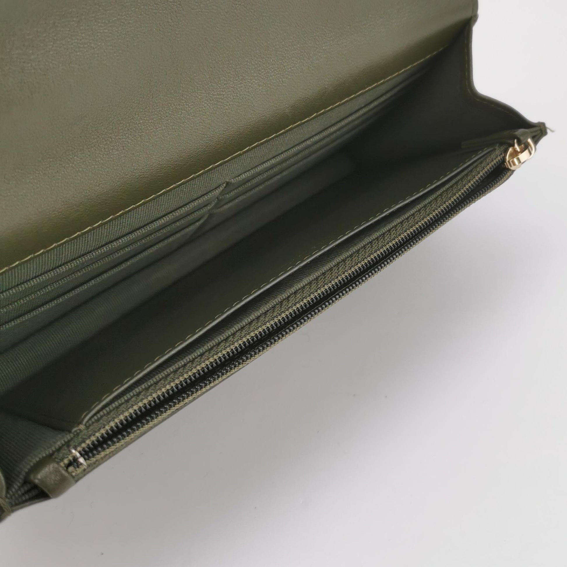 19Bag Lambskin quilted CC turn-lock