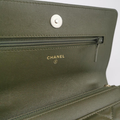 19Bag Lambskin quilted CC turn-lock