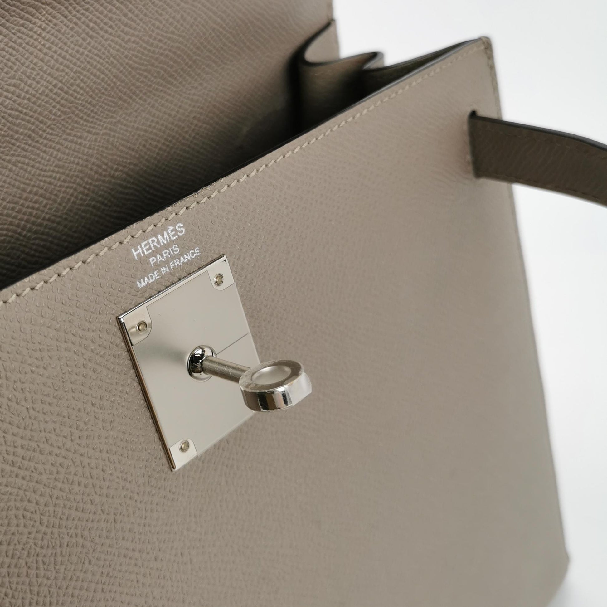 Kelly 28 Epsom Silver M8 Silver Gray C