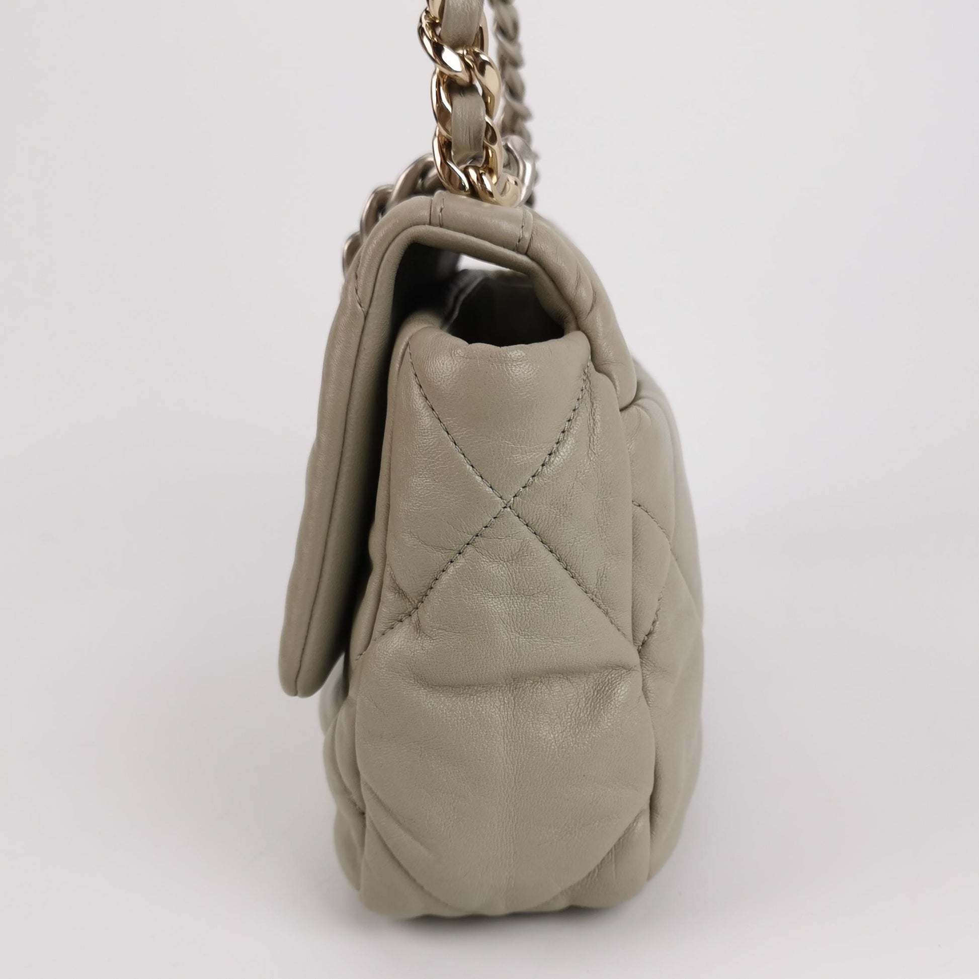 19Bag Small Lambskin quilted CC turn-lock