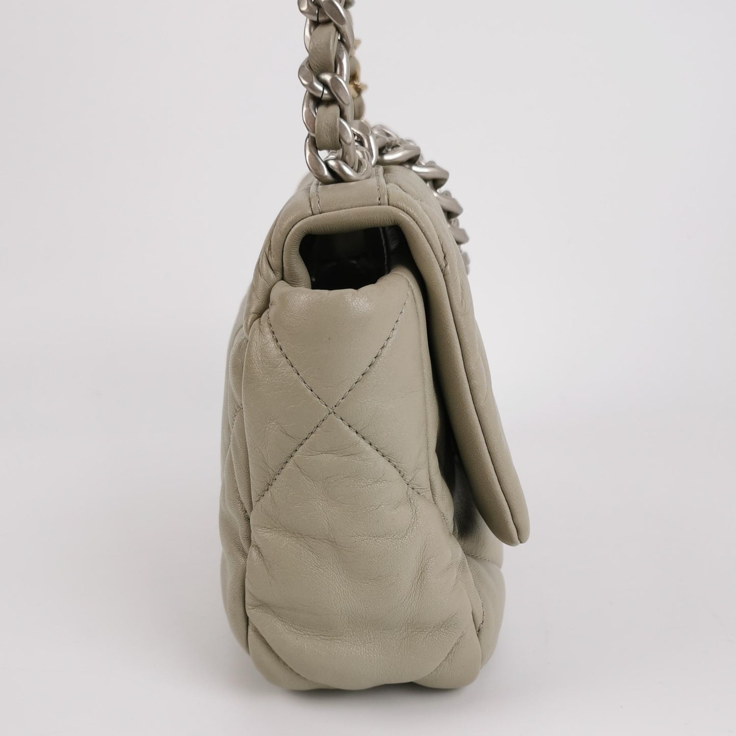 19Bag Small Lambskin quilted CC turn-lock