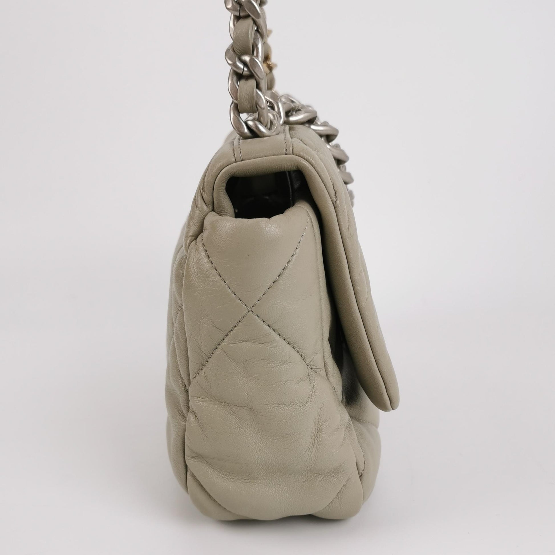 19Bag Small Lambskin quilted CC turn-lock