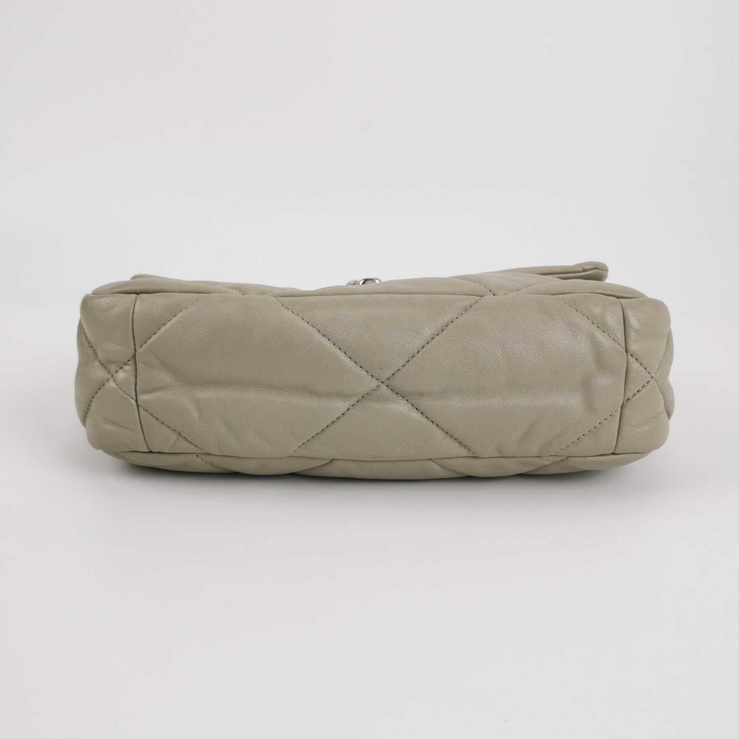 19Bag Small Lambskin quilted CC turn-lock