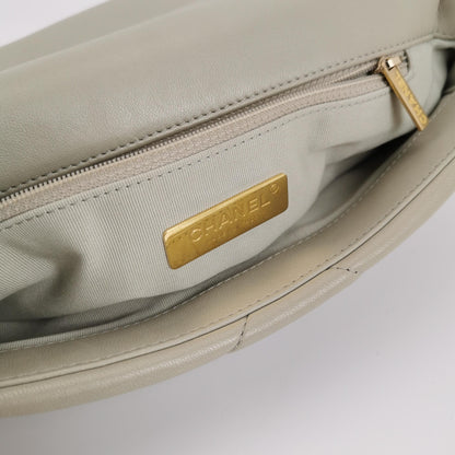 19Bag Small Lambskin quilted CC turn-lock