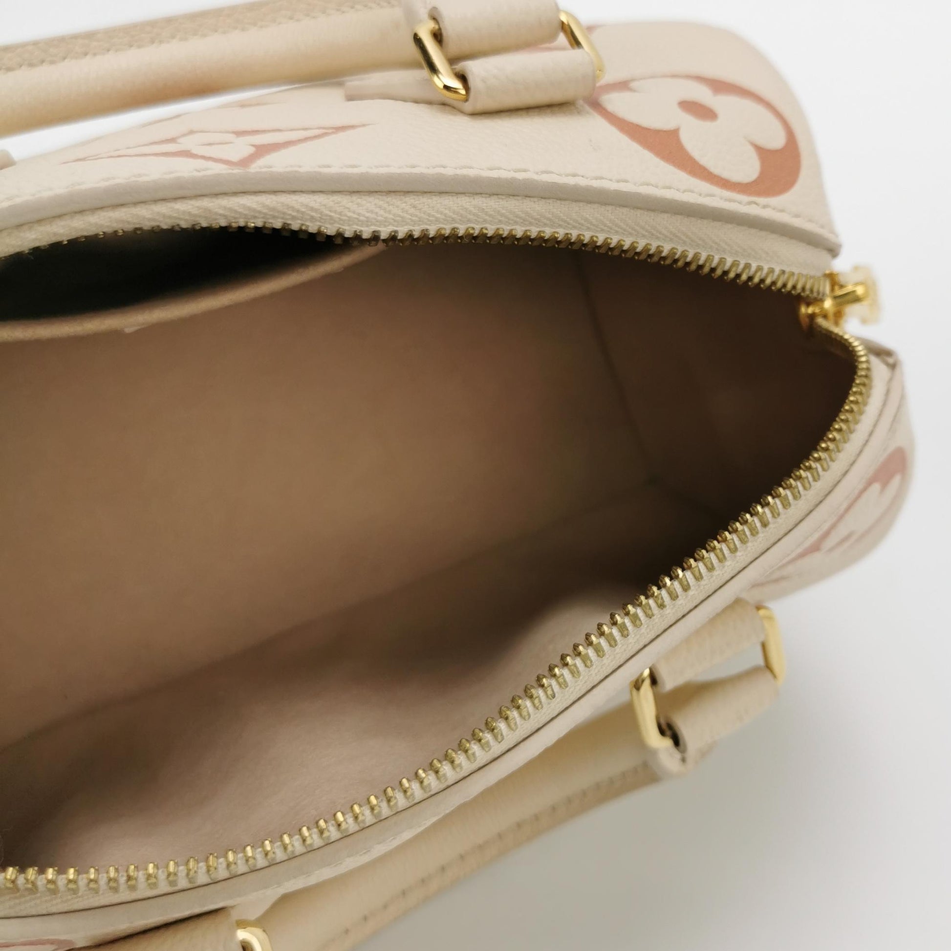 Speedy20 Gaint Monogram