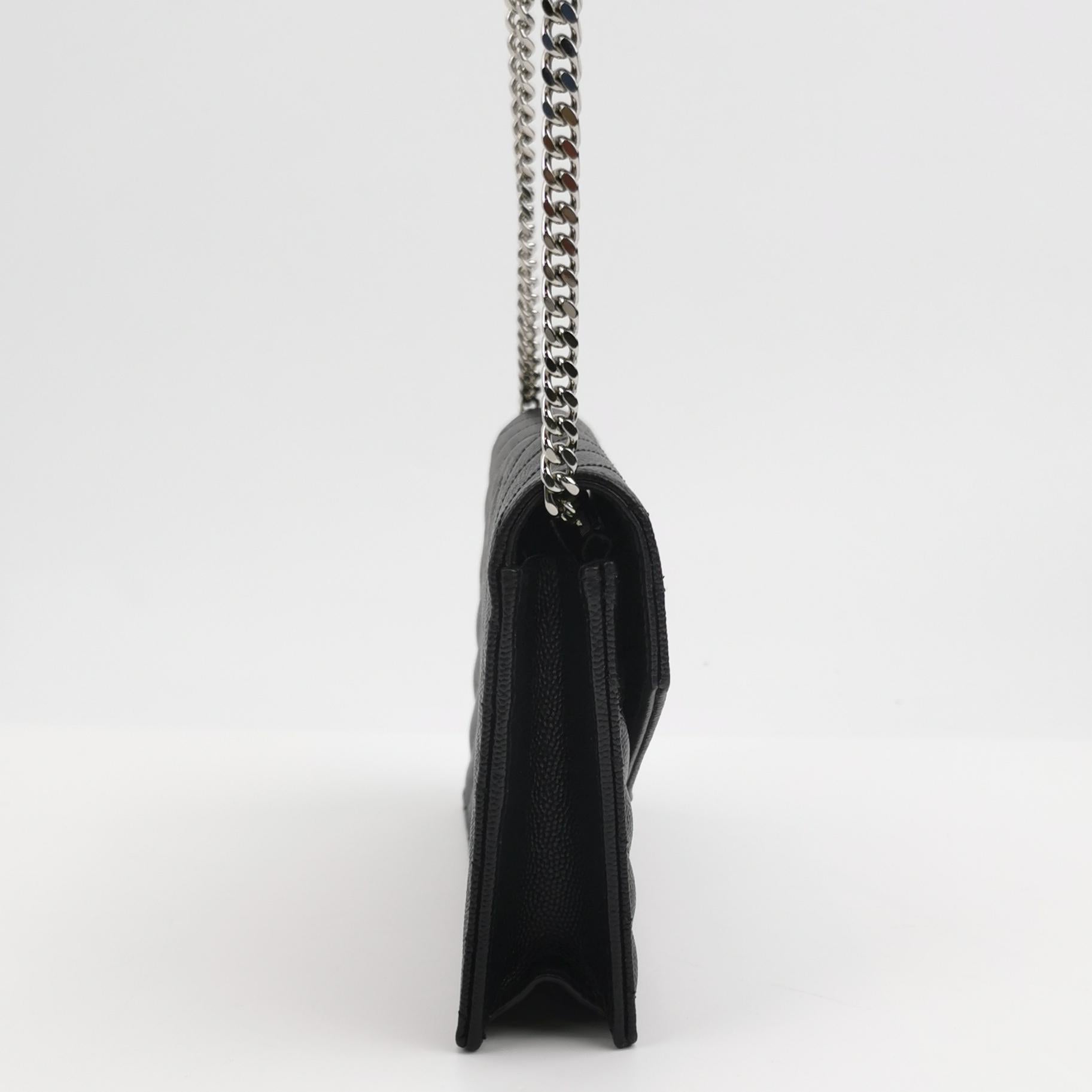 Envelope V quilted YSL