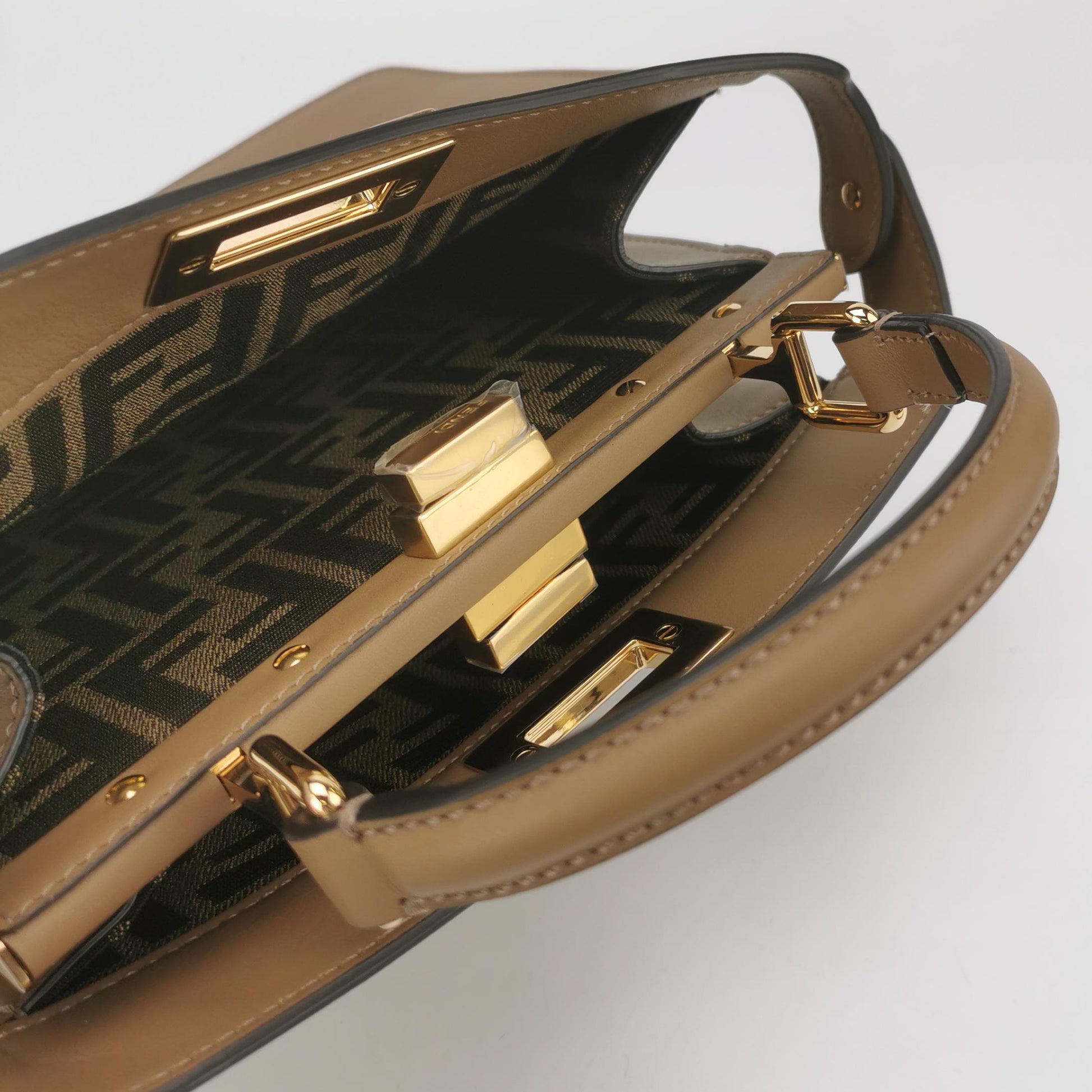 Peekaboo ISeeU Small