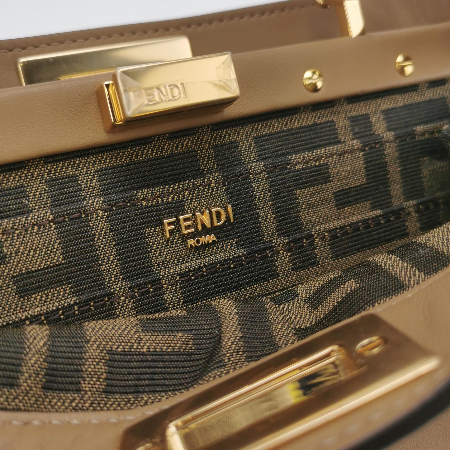 Peekaboo ISeeU Small