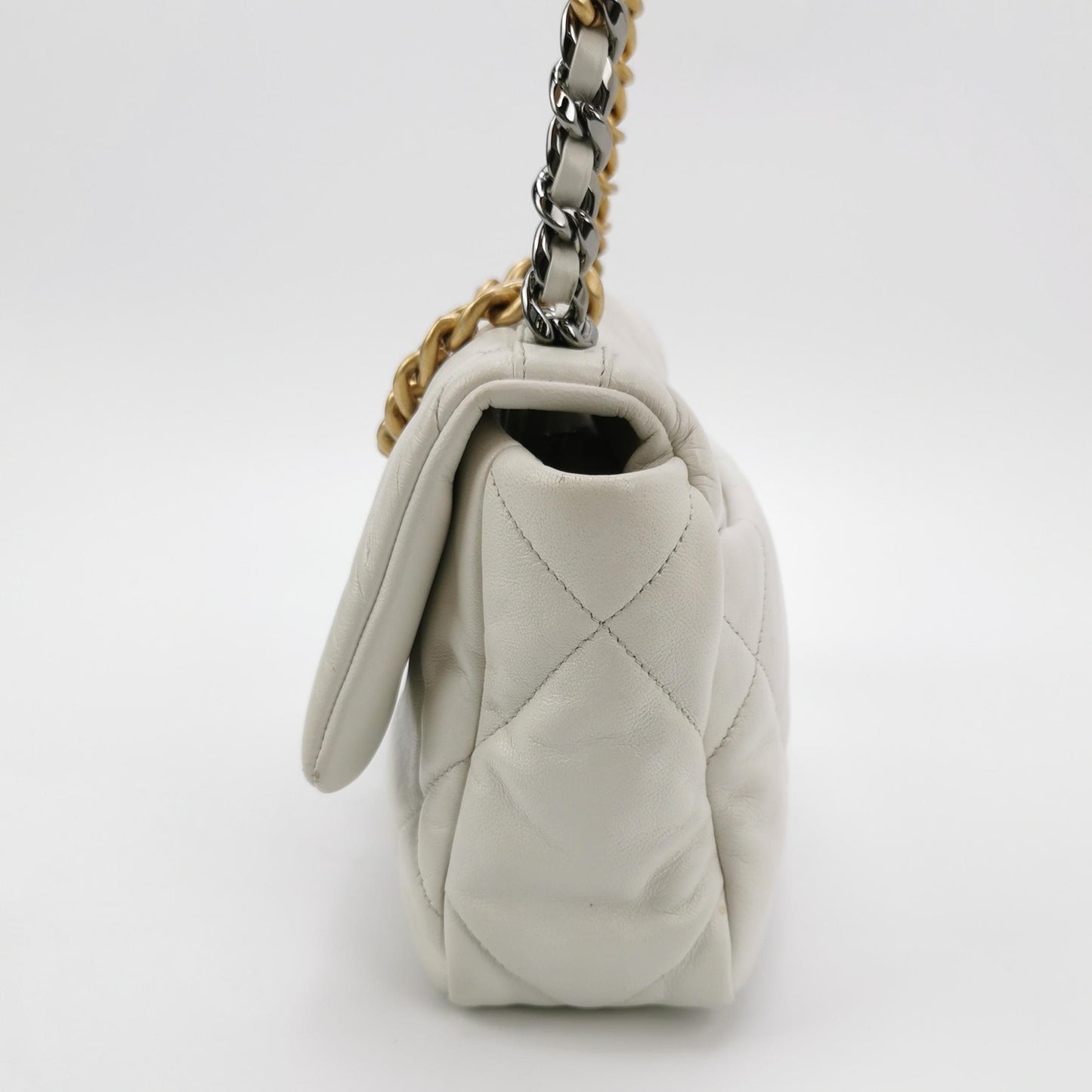 19Bag Small Lambskin quilted CC turn-lock