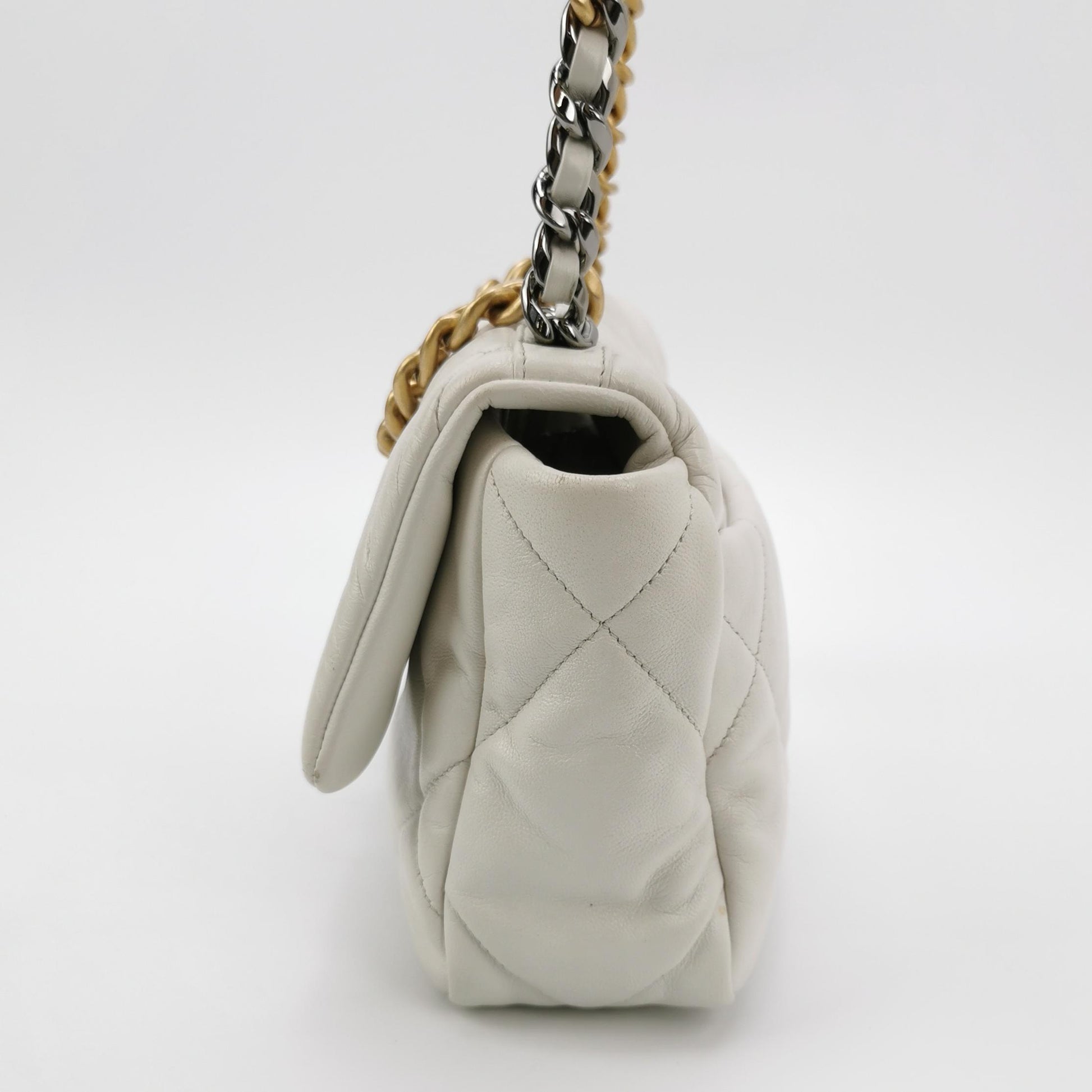 19Bag Small Lambskin quilted CC turn-lock