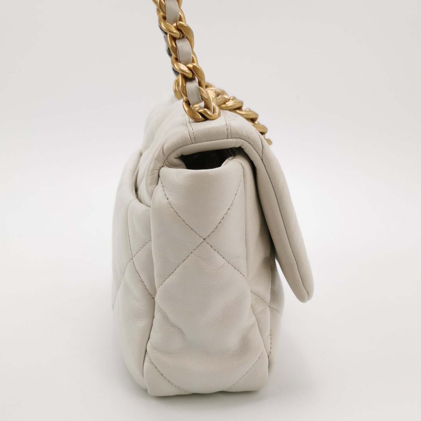 19Bag Small Lambskin quilted CC turn-lock