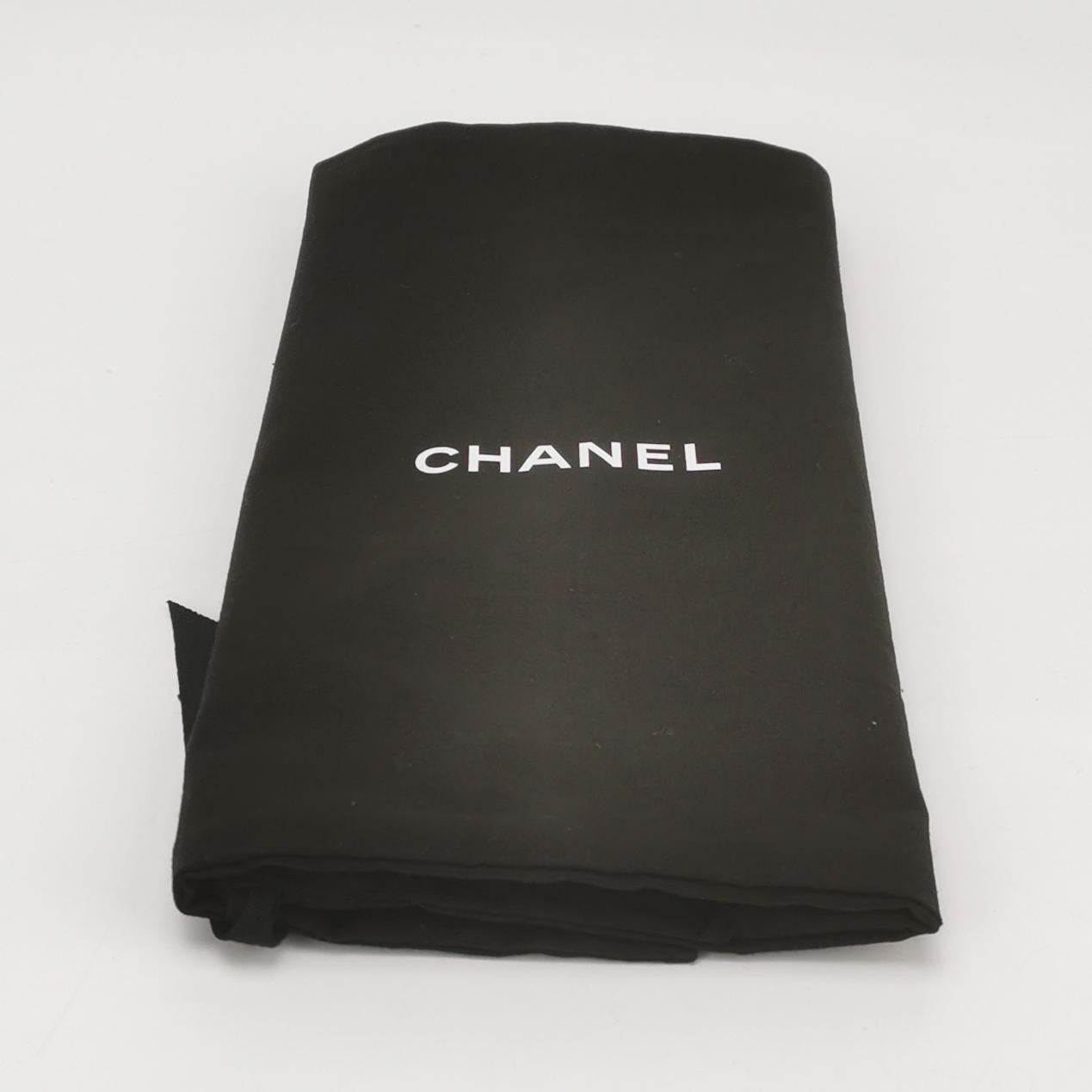 Classic Flap Seasonal limited Edition Mini Lambskin quilted CC turn-lock