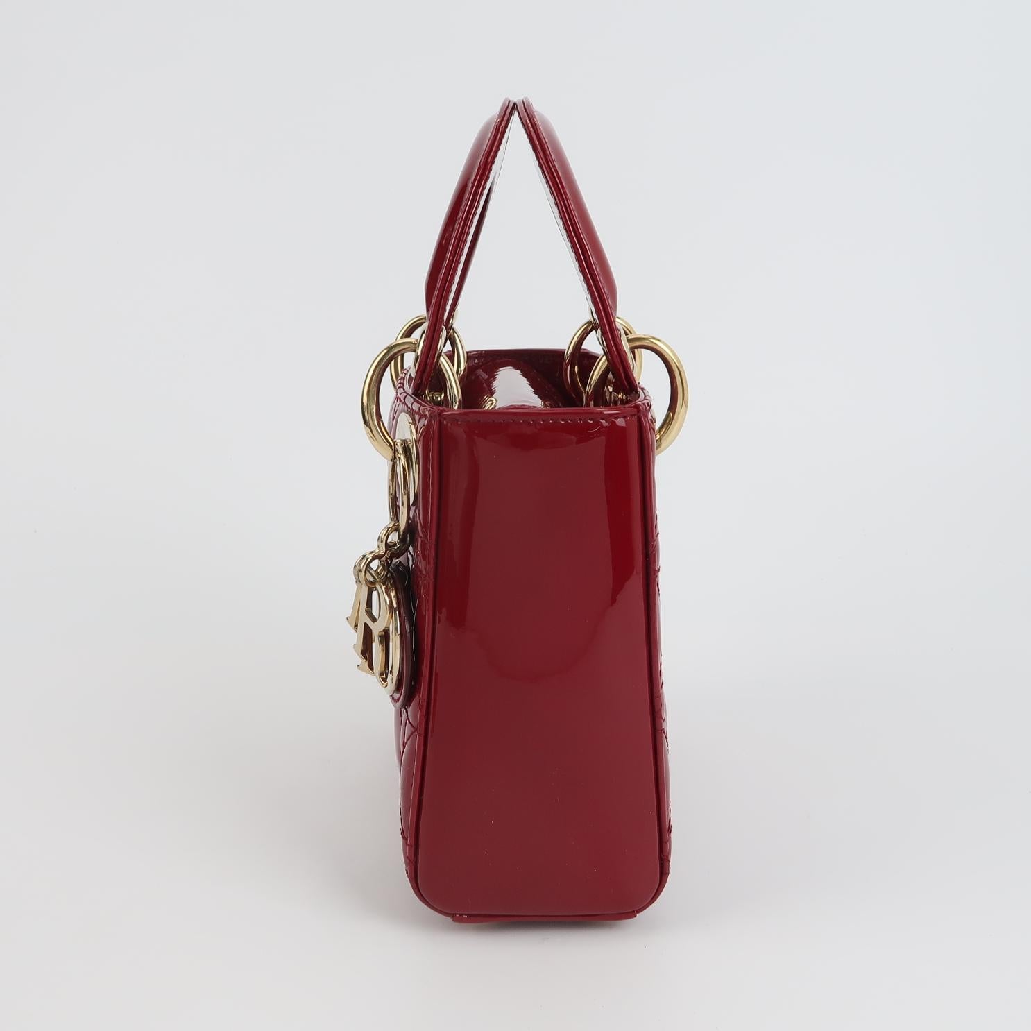 Lady Dior Patent leather Logo