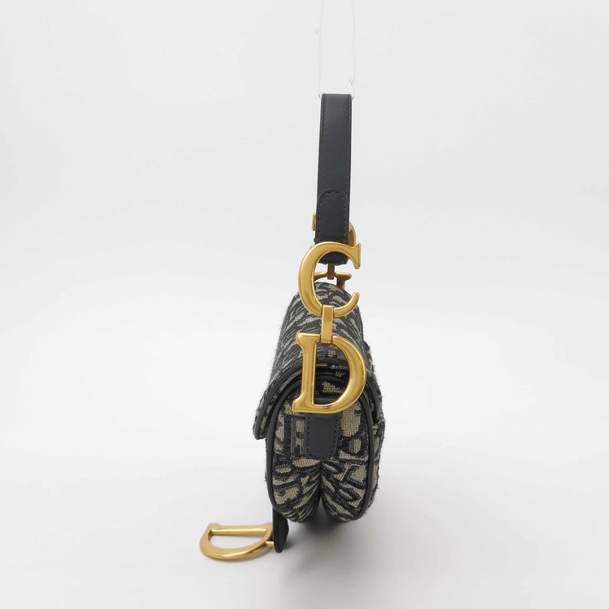 Saddle Canvas Oblique