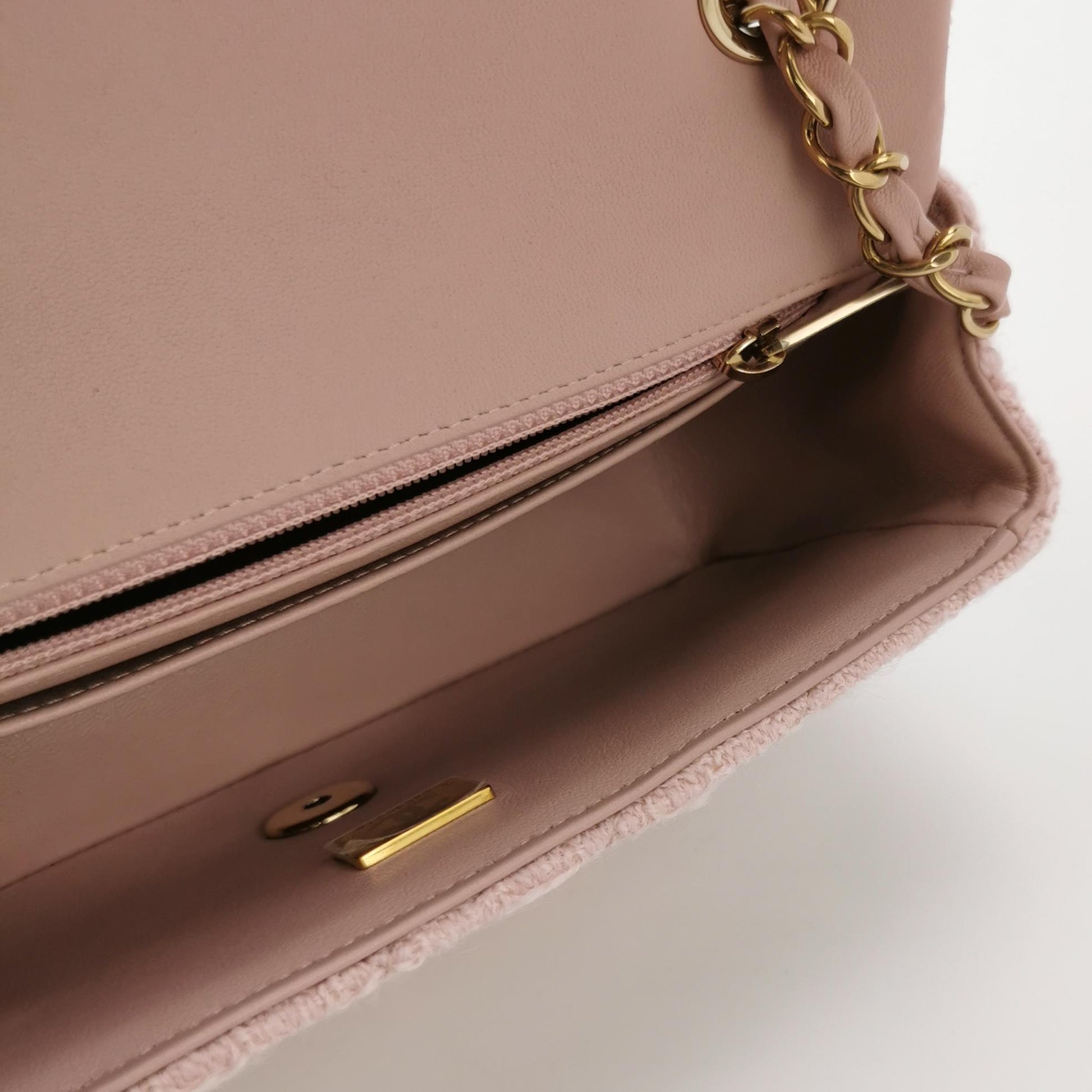 Classic Flap Seasonal limited Edition Mini CC turn-lock