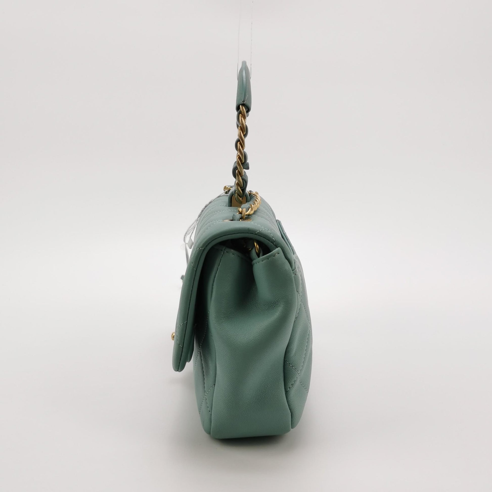 Circular Handle Lambskin quilted CC turn-lock