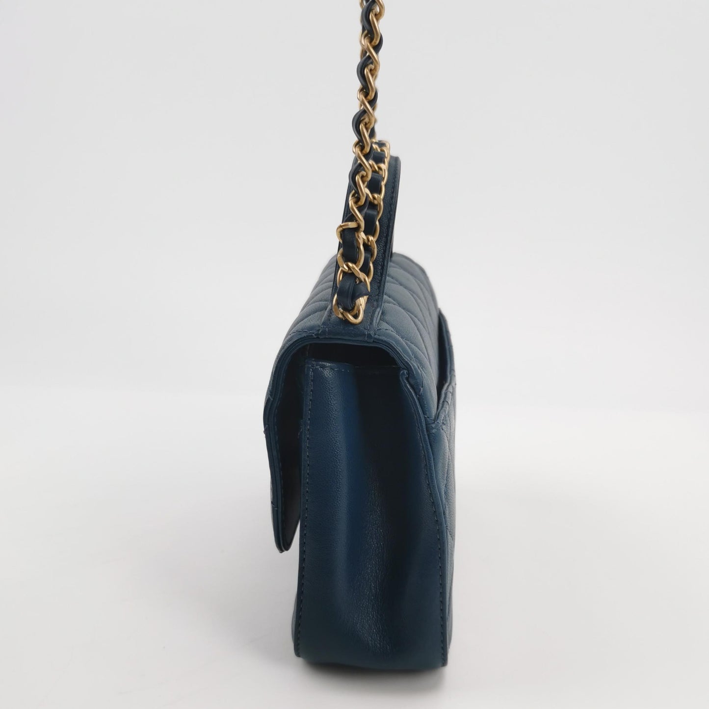 19Bag Small Lambskin quilted CC turn-lock