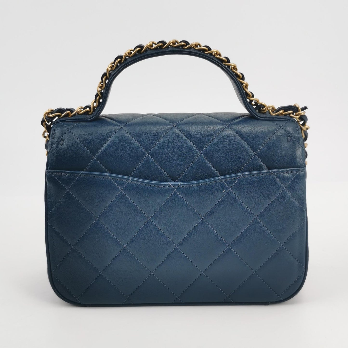 19Bag Small Lambskin quilted CC turn-lock