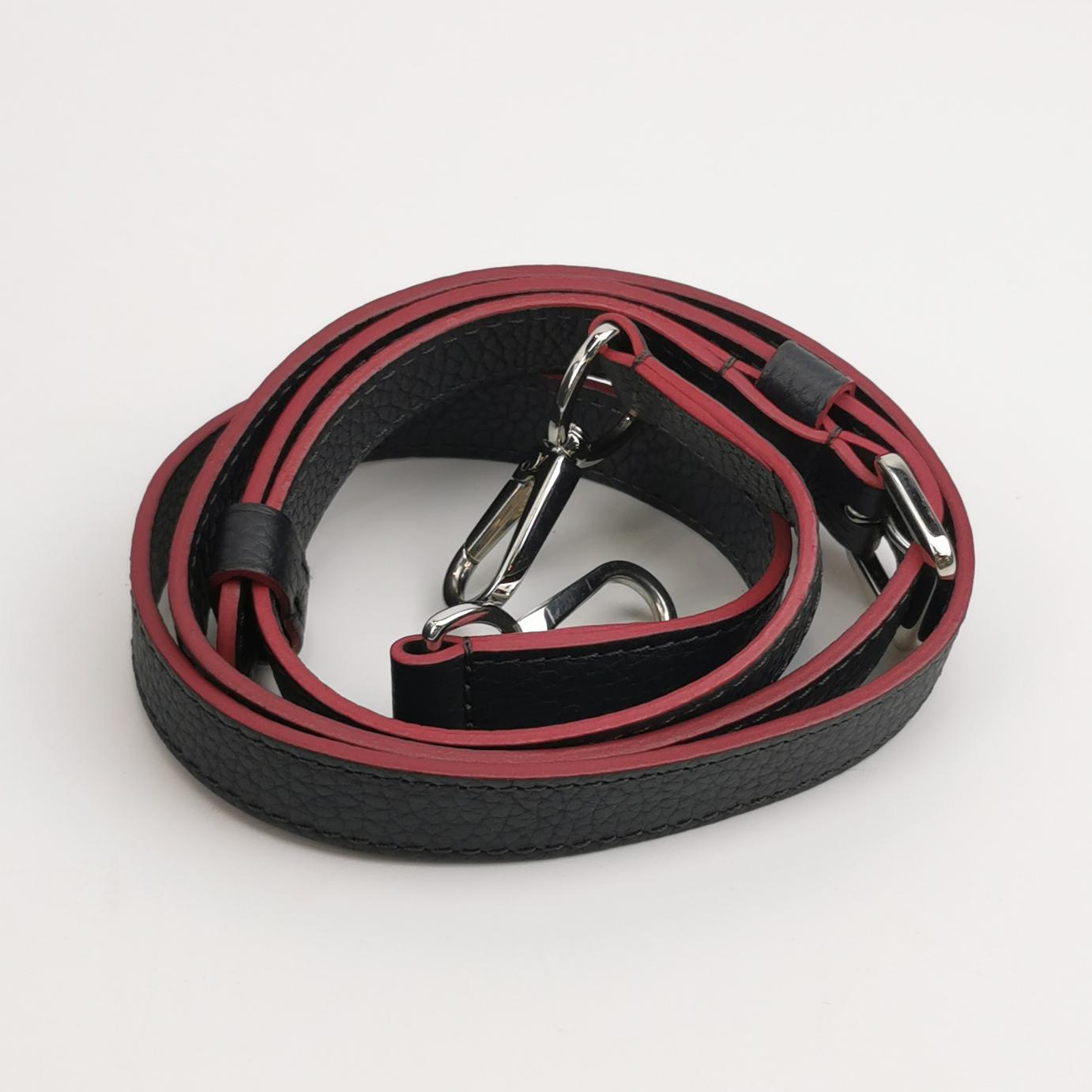 Capucines Medium Gold LV