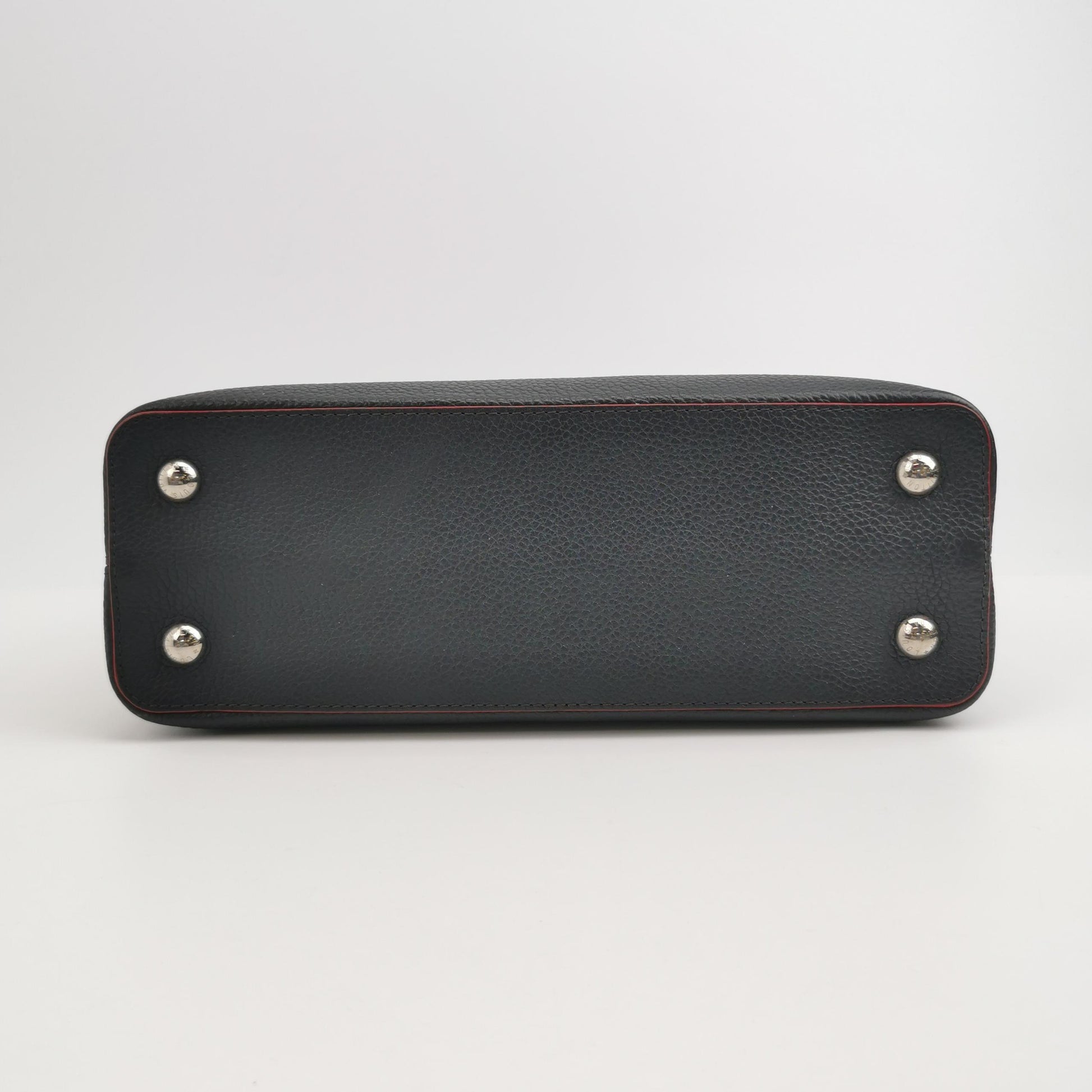 Capucines Medium Gold LV