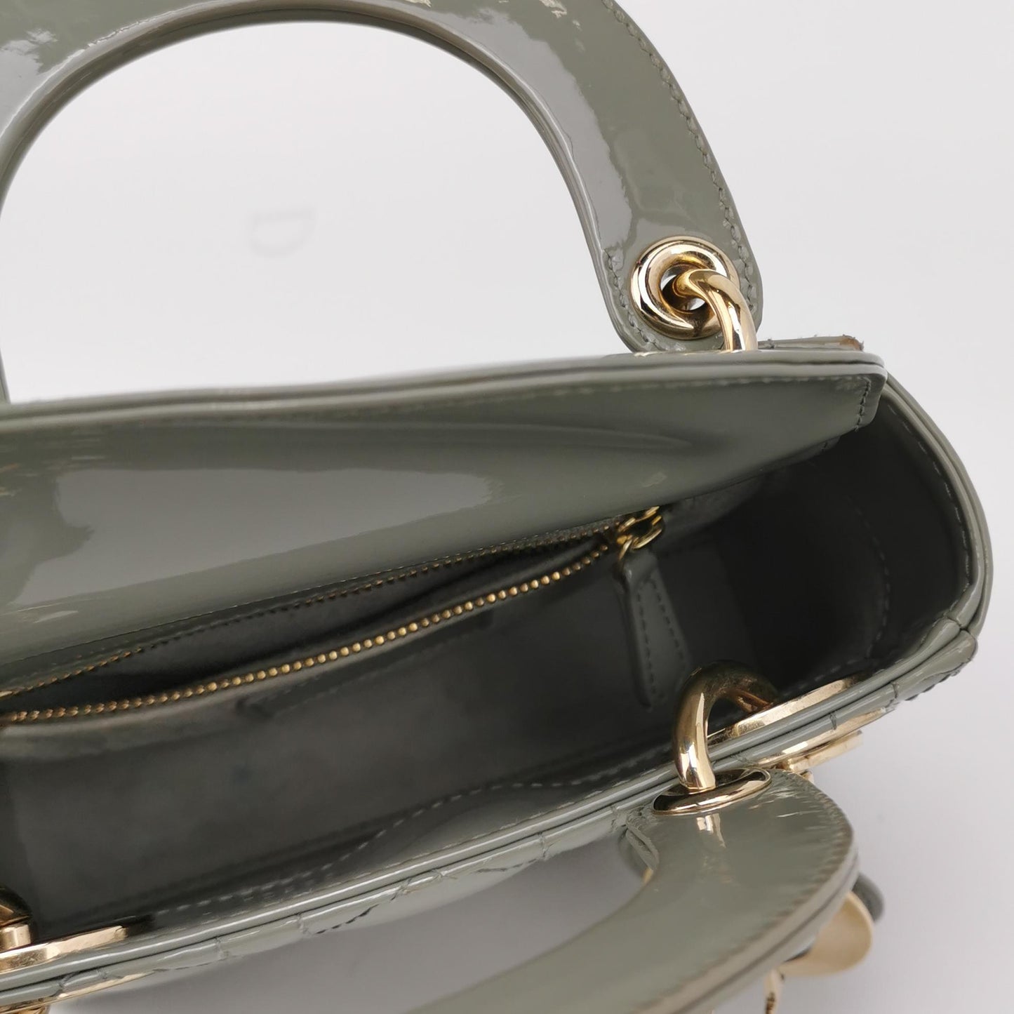 Lady Dior Patent leather Logo