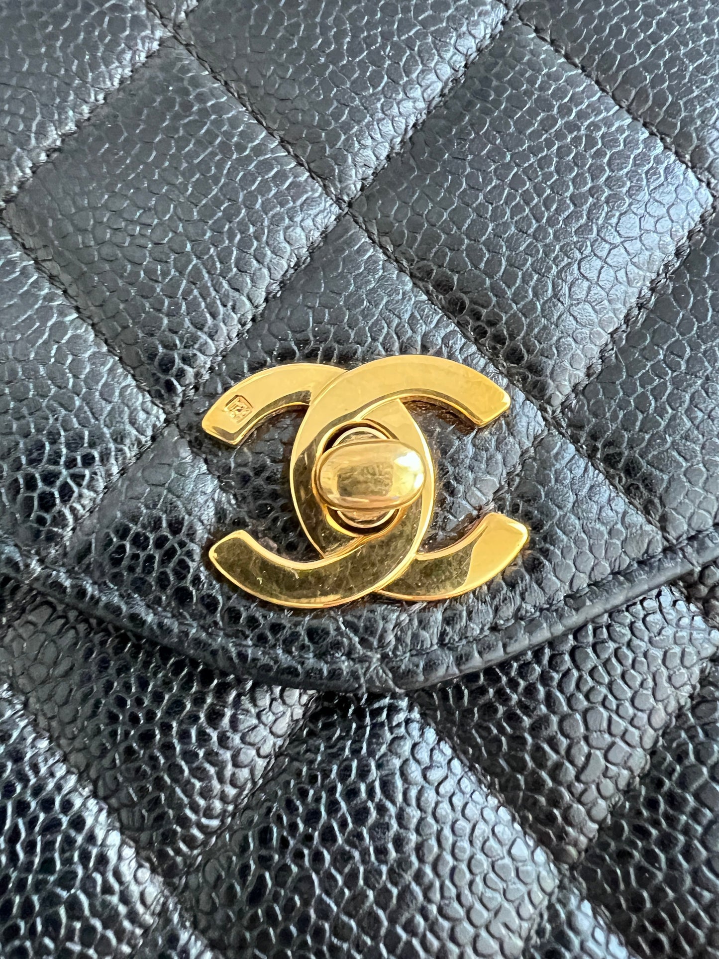 Pre-Owned Chanel Vintage 24K gold black caviar cross body mini square flap bag