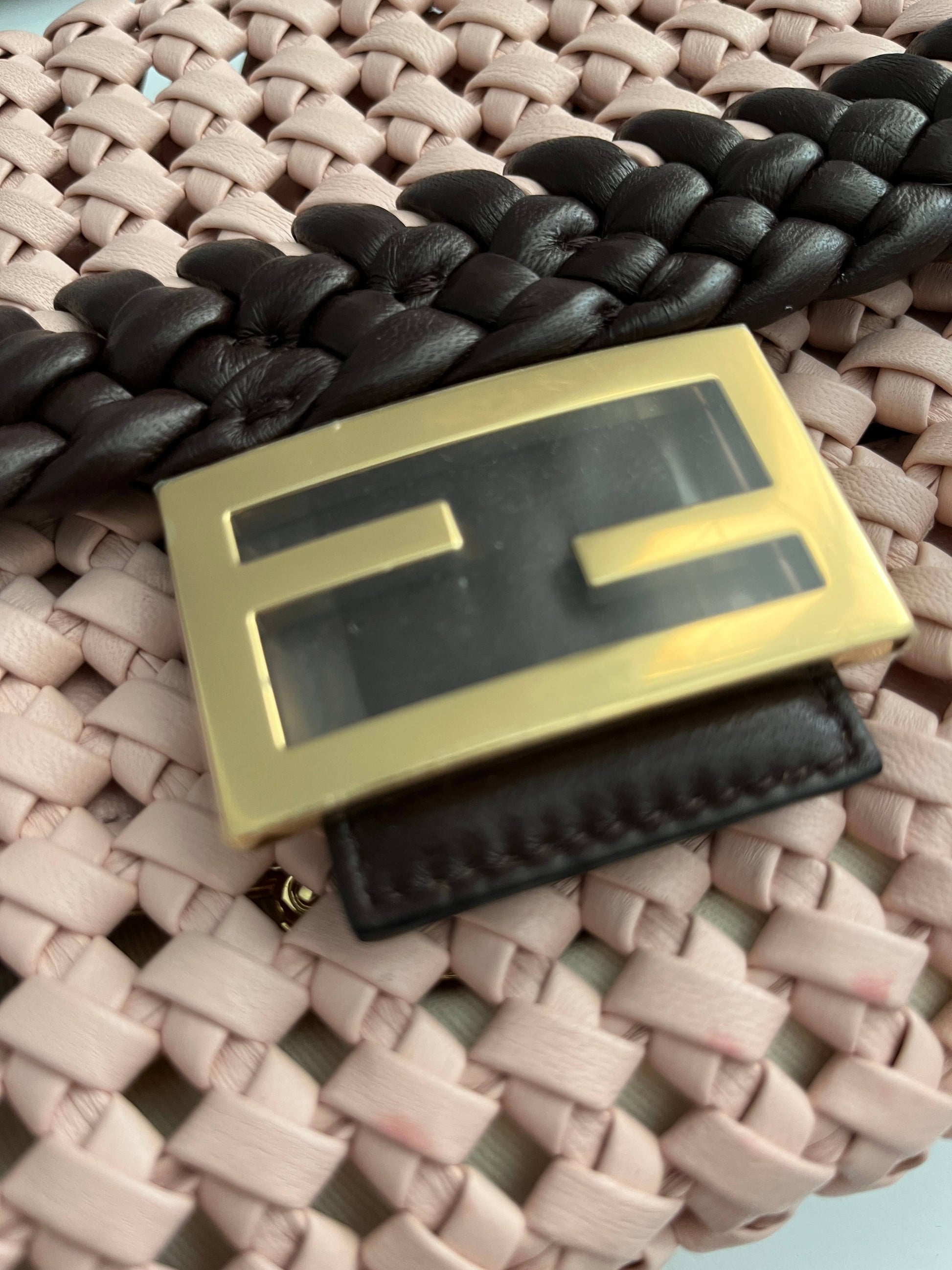 Fendi Baguette pink Leather Interlace shoulder bag