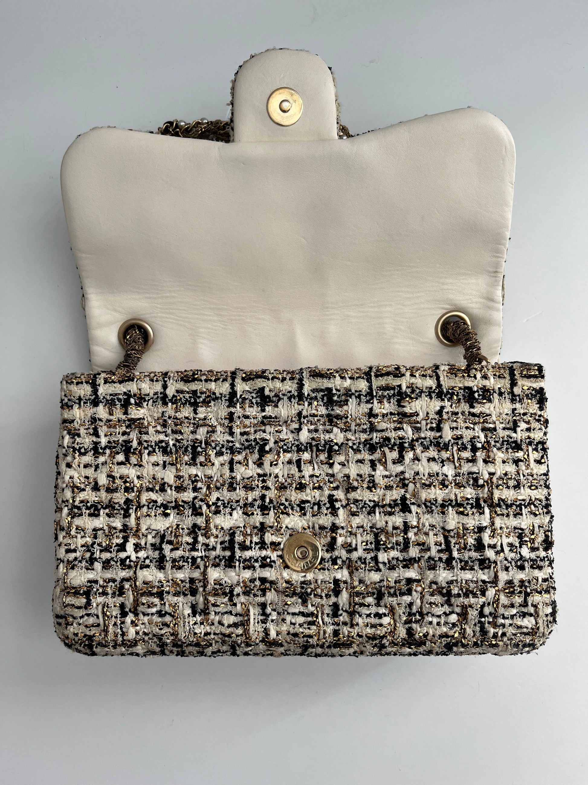 Chanel tweed gold and pearls hardware flap bag