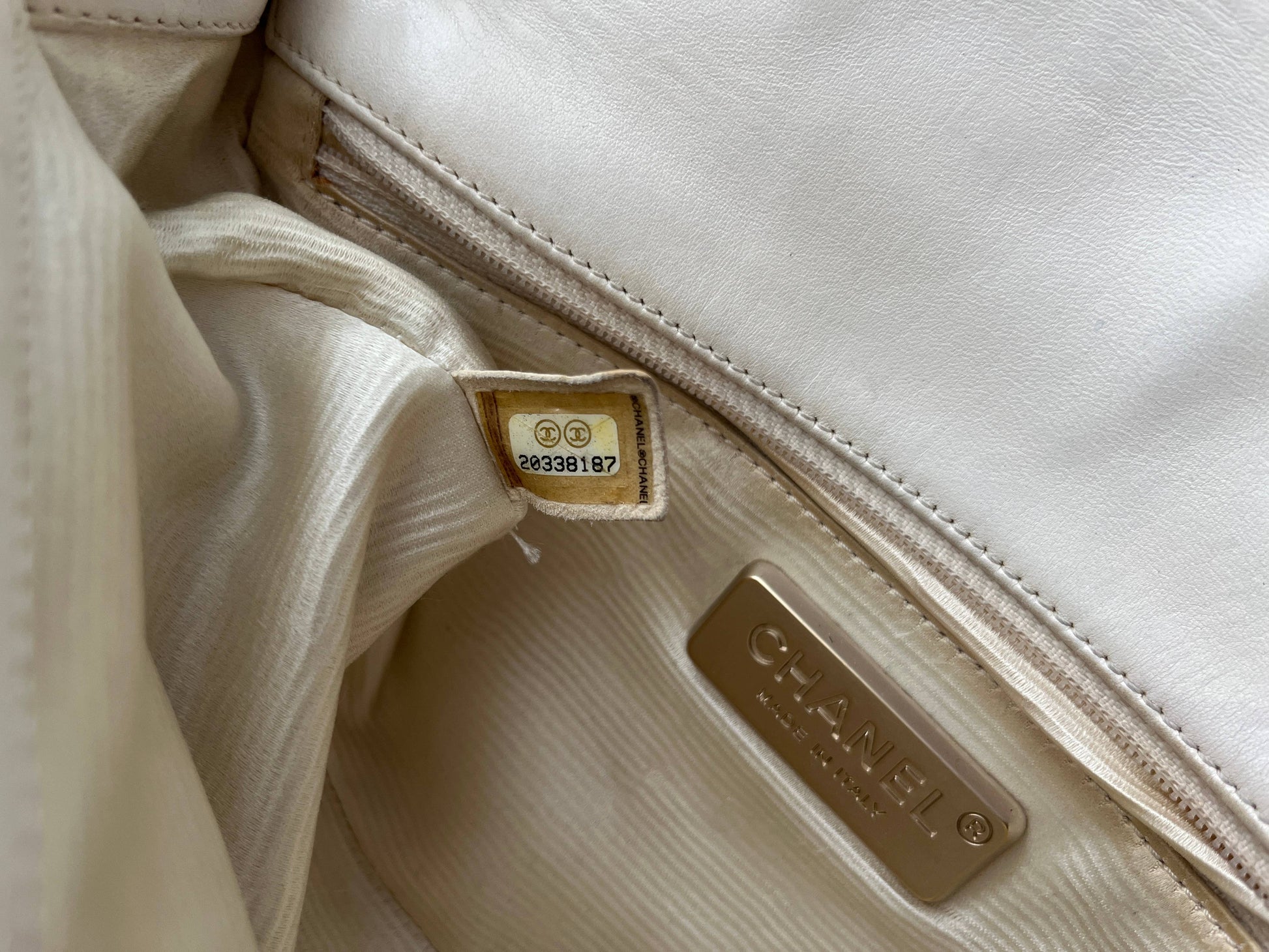 Chanel tweed gold and pearls hardware flap bag