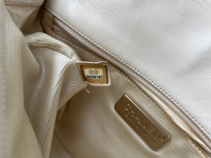 Chanel tweed gold and pearls hardware flap bag