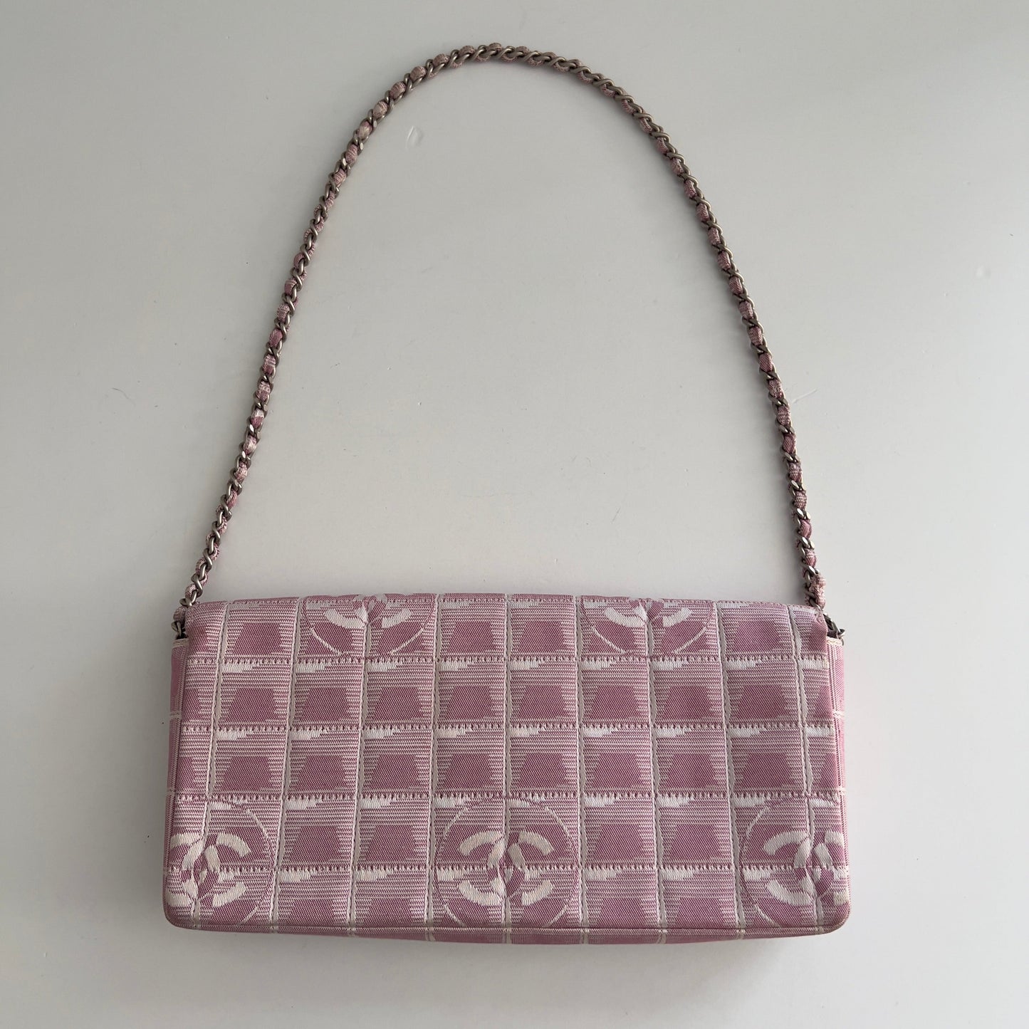 Vintage Chanel Pink Travel Ligne E/W Flap bag